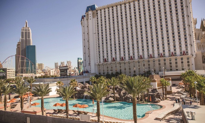 Las Vegas Strip Resort | Excalibur Hotel & Casino
