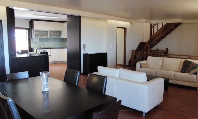 Castelo do Neiva Apartment | Excellent 4-bedroom apartment located 800m from the beach with sea views.
