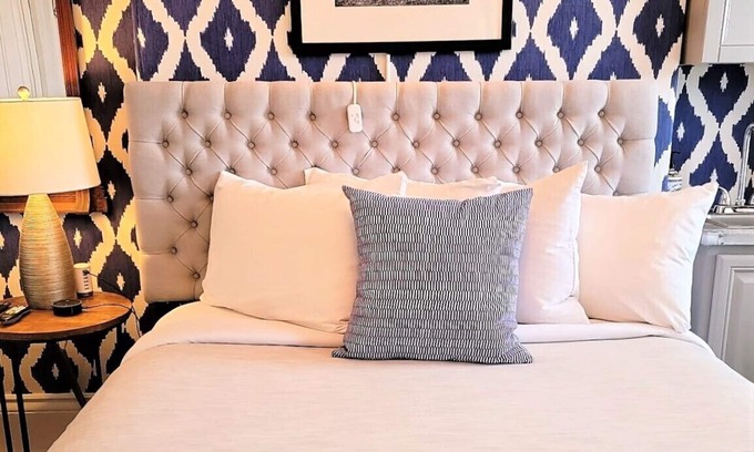 Highland Park Apartment | Excellent Hotel Alternative! 1.5 Miles To Center, Fort Hill Inn, Boston