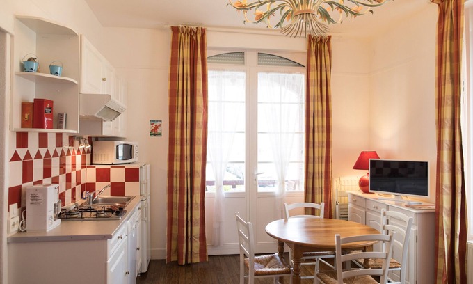 Le Touquet-Paris-Plage Apartment | EXCEPTIONAL AUTHENTIQUE TOUQUETTOISE 200 M PLAGE RUE ST JEAN WIFI free