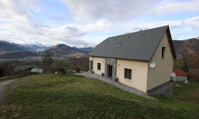Saint-Pastous Ski Chalet | Exceptional chalet overlooking the valley