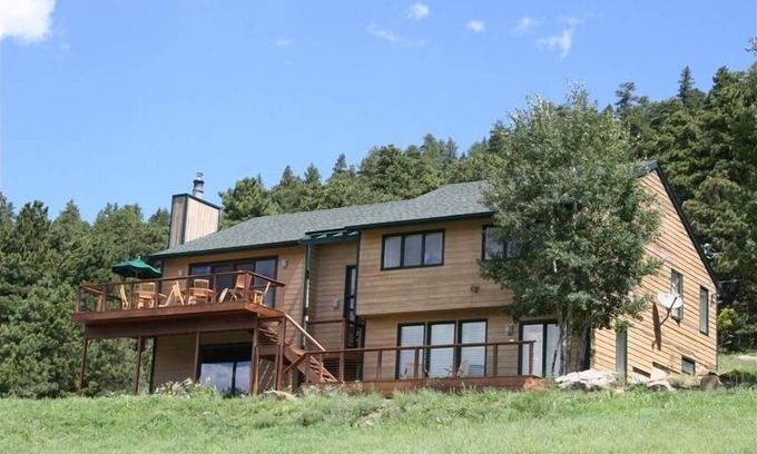Morrison House | Exceptional Contemporary Mtn. Home near Red Rocks & Denver with Gourmet Kitchen