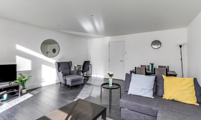 Canterbury Apartment | Exceptionally Spacious Central Canterbury Home