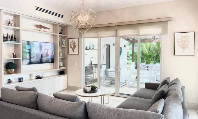 Playa Blanca Apartment | Exclusive 3 Bedroom apartment with private pool