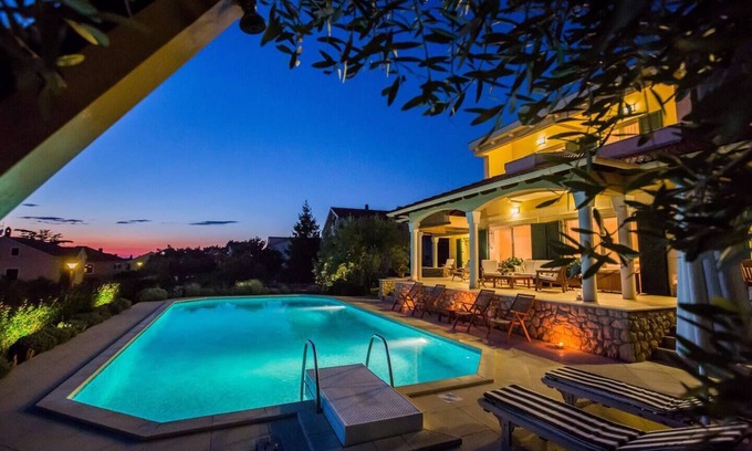 Kozino Villa | Exclusive 6 bedrooms villa with swimming pool & sea views