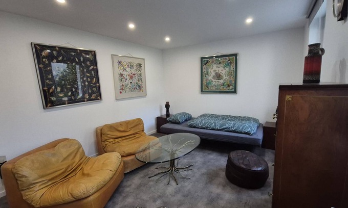 Elberfeld-Mitte Apartment | Exclusive-Apartment-Garden view-Private Bathroom