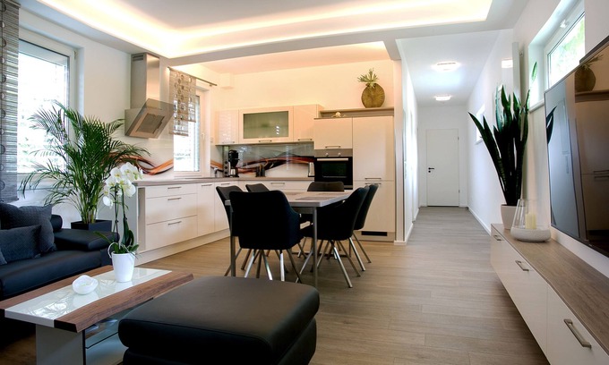 Marzahn Apartment | Exclusive apartment in the countryside.