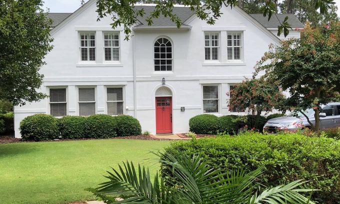 Old Town Cottage | Exclusive Five Star CarriageHouse! Featured in March 2023 PineStraw Magazine!