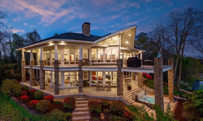 Barium Springs Ski Chalet | Exclusive Grand Lakefront Escape on Island