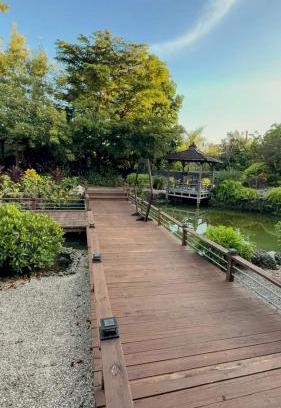 Homestead Apartment | Exclusive Lake Tiny House in Beautiful Japanese Garden