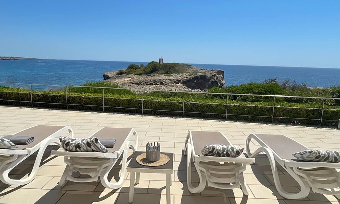Porto Cristo House | EXCLUSIVE MODERN LUXURY APARTMENT WITH DIRECT SEA ACCESS, PRIVATE POOL. WIRELESS INTERNET ACCESS