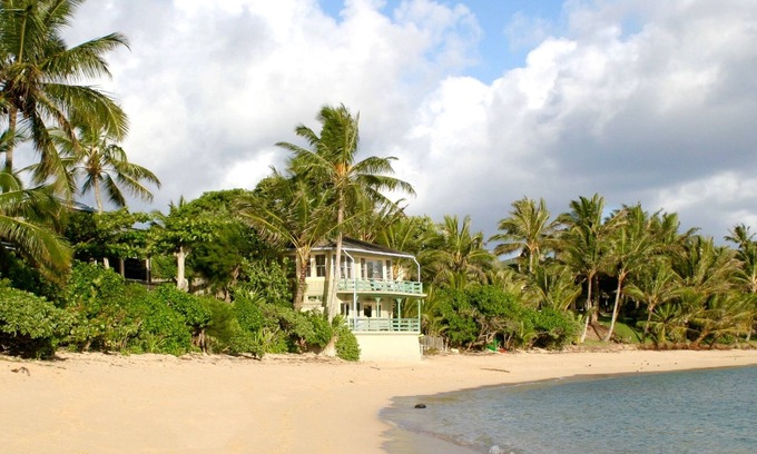 Kawela Bay House | Exclusive North Shore Oahu Paradise – Historic 1910 Beachfront Home Sleeps 17