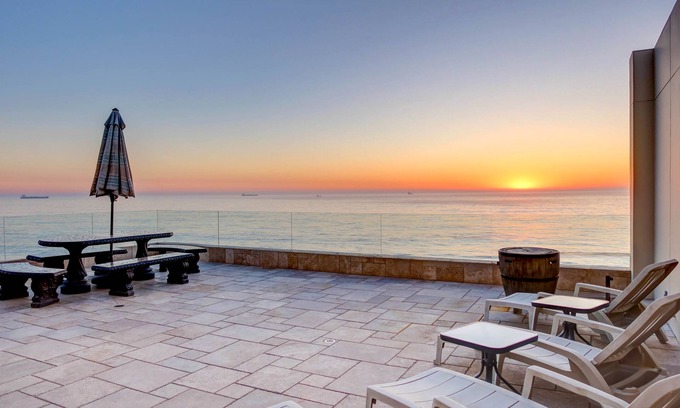 Villa del Mar Condo | Exclusive Oceanfront Penthouse/5 Min to Papas&Beer