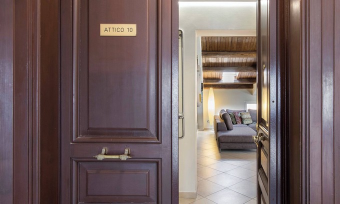Rione V Ponte Apartment | Exclusive Roman Attic: Between Vatican, Trastevere & Piazza Navona