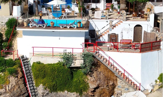 Linoperamata Apartment | Exclusive Seaside Retreat with Shared Pool & Private Beach Access 04