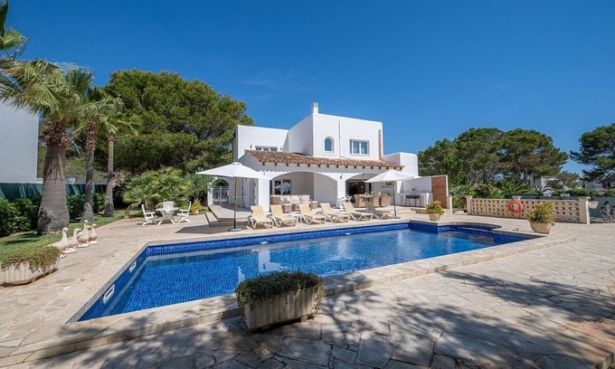 Cala d'Or Villa | Exclusive Villa with Private Pool and a Perfect Location just 5 Minutes Walk to Cala Egos Beach!