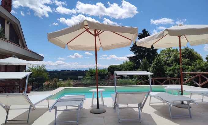 Sanfre Villa | Exclusive villa with pool in the Roero countryside