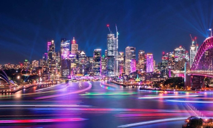 Chinatown Apartment | EXECUTIVE 2 Bedroom w/private balcony at Cunningham Street, Sydney CBD