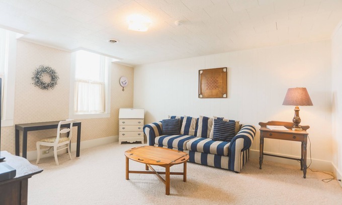 Corry Apartment | Executive Apartment 1 Bedroom Excellent Location
