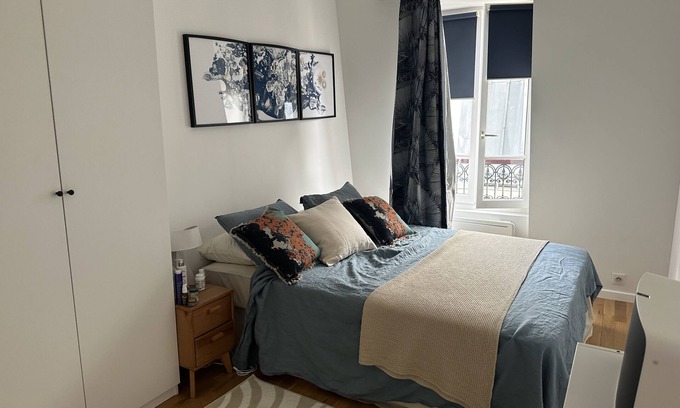 Quartier Sainte-Marguerite Apartment | Executive Apartment Last Floor in an Haussmanien Building With Elevators