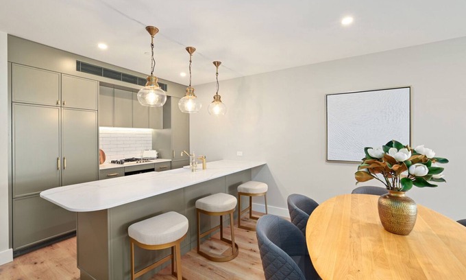 Collaroy Apartment | Executive apartment next to Long Reef Golf Course close to Beaches