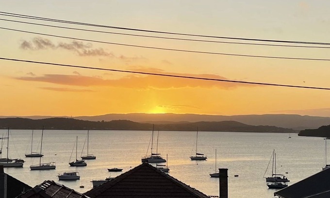 Lake Macquarie City Council House | Executive family house w/5BR