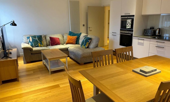 Gifford Apartment | Executive level Quartermile two bedroom apartment - extremely central