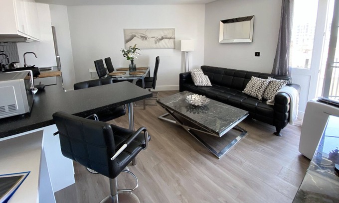 Gibraltar Apartment | Executive Penthouse - City Centre Skyline Balcony at Grand Central House
