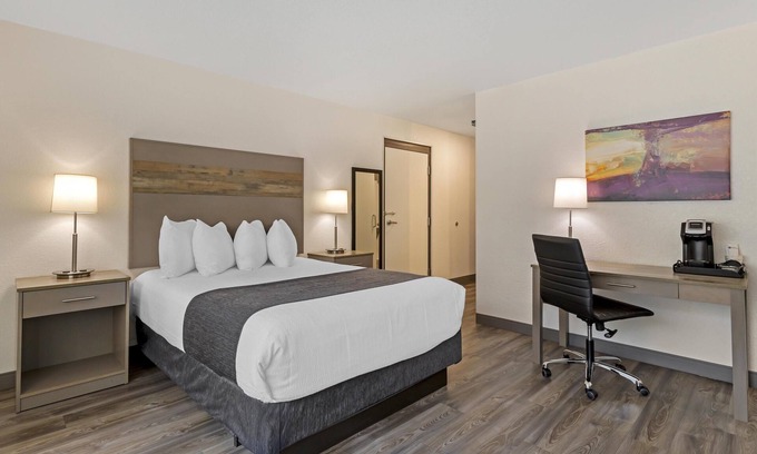 Waterloo Hotel | Executive Residency By Best Western Waterloo & Cedar Falls