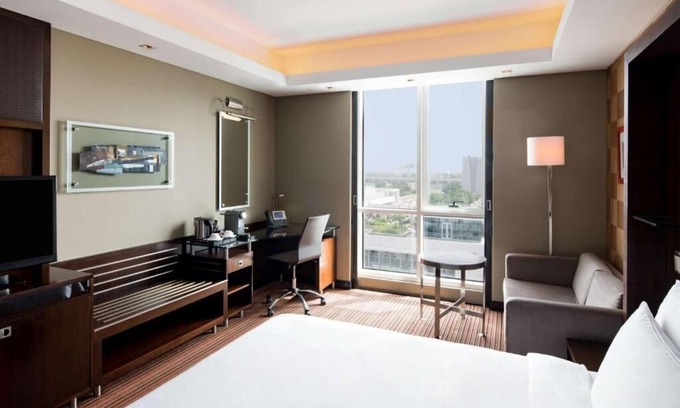 Dubai Media City Apartment | Executive Room Near Dubai Media City Park