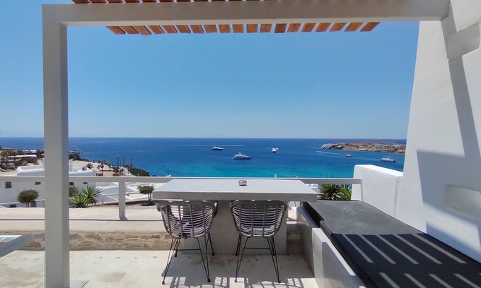 Paradise Hotel | Executive Studio-Sea View, Shared Infinity Pool, Gym, Bar, 4'from Paradise Beach