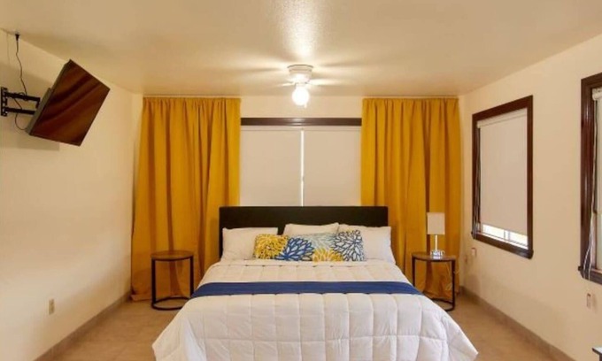 Georgetown Bed & Breakfast | Executive Suite - Republic Terrace Accommodations