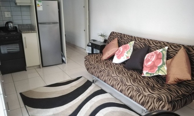 Kingsborough Apartment | Exotic cool Bluebird Guest apartment- 5 min to beach