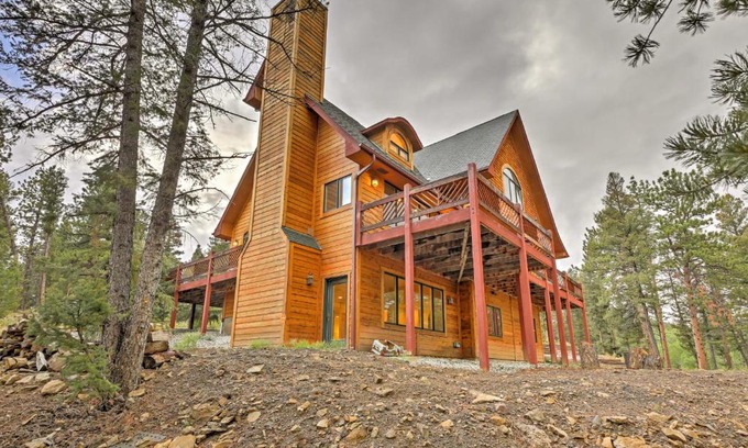 Hartsel House | Expansive Hartsel Home with Mtn Views Near Hiking