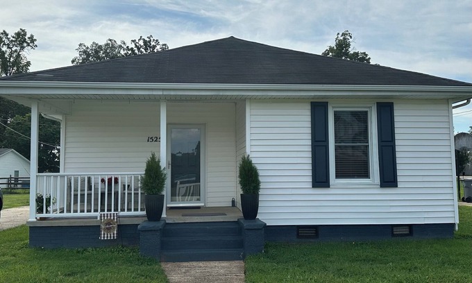 Belmont House | Experience Charlotte! Close to CLT Airport, White Water Center and More!