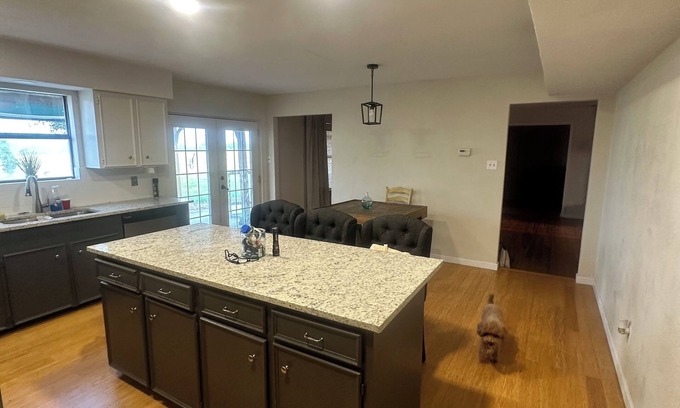 Sandia House | Experience country life on 300 acre cattle ranch! Family sized 6 bedroom home!