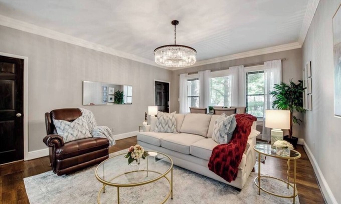 Old East Dallas Condo | Experience refined Dallas living in our luxurious 1-bedroom retreat on historic Swiss Avenue. Perfect for executives, couples, or solo travelers seeking both style and comfort, this spa-like suite offers high-speed Wi-Fi, secure gated parking, and a