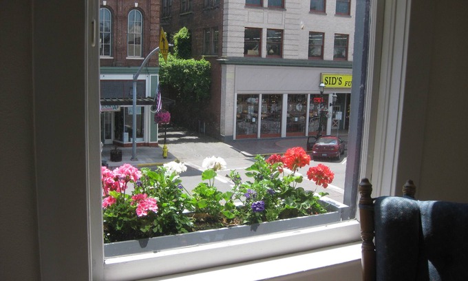Central Area Apartment | Experience the charm of living Downtown! Sterilized Like an Operating Room!