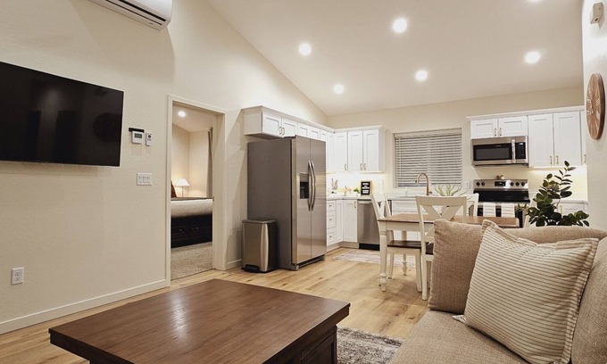 Snowflake Apartment | Experience the Charm and Adventure of Snowflake in this new and comfy apartment.