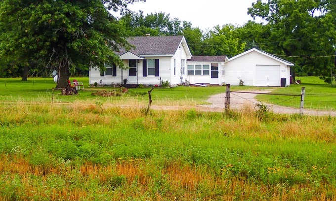 Parsons Other | Experience The Quiet Of The Farm With Upscale Amenities.