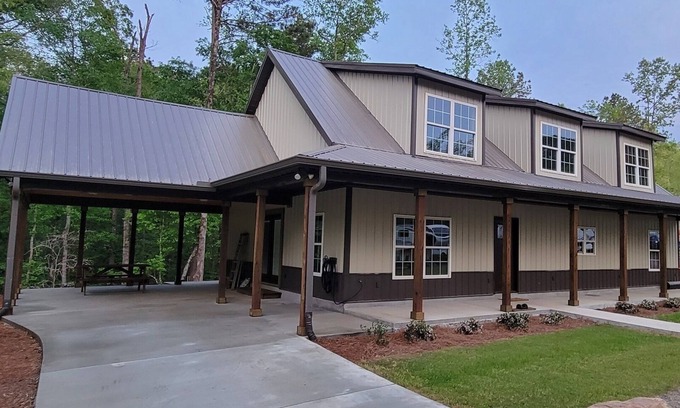 Valley Cabin | Experience Valley living near the Chattahoochee River