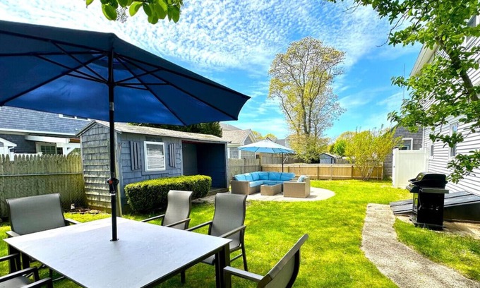 Teaticket House | Explore Beaches, Golf Courses, Restaurants, Shopping and all the Cape Offers from our Falmouth Home
