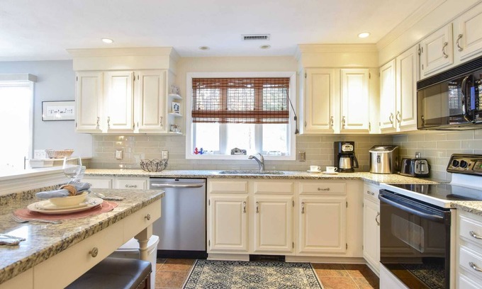 South Orleans House | Explore Downtown and Pleasant Bay!