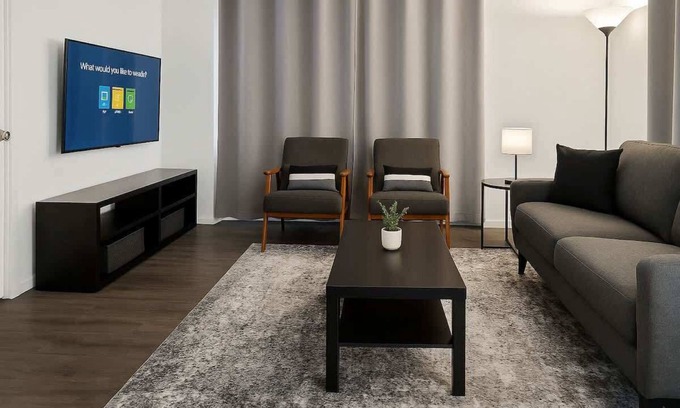 Hyde Park Apartment | Explore Hyde Park: 2BR Apt on Blackstone Ave