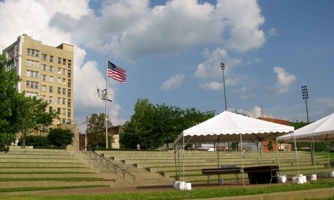 Blaine House | Explore the Outdoors, 4 Modern Units, Short Drive to Oglebay, Wheeling Park