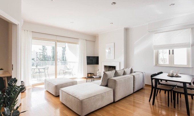 Agia Paraskevi Apartment | Exquisite 2BR Apartment in Agia Paraskevi