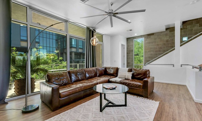Riverside Apartment | Exquisite apartment with 2 balconies - Pool!