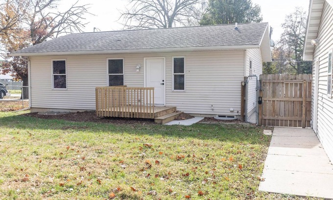 Berwick House | Exquisite Fully Renovated Home in Des Moines - Your Dream Home Awaits! WELCOME !