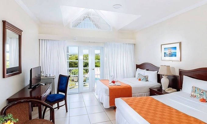 Rodney Bay Hotel | Exquisite Unit w/Access to Splash Island Water Park! Near Rodney Bay Marina