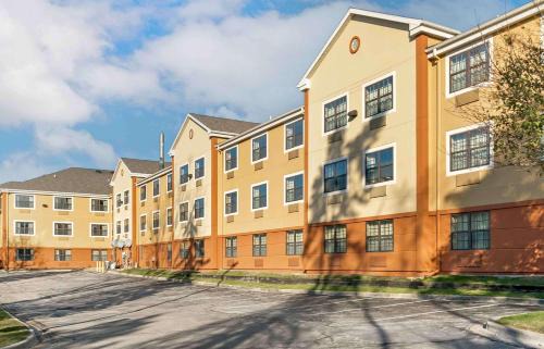 Farmington Hills Hotel | Extended Stay America Select Suites - Detroit - Farmington Hills